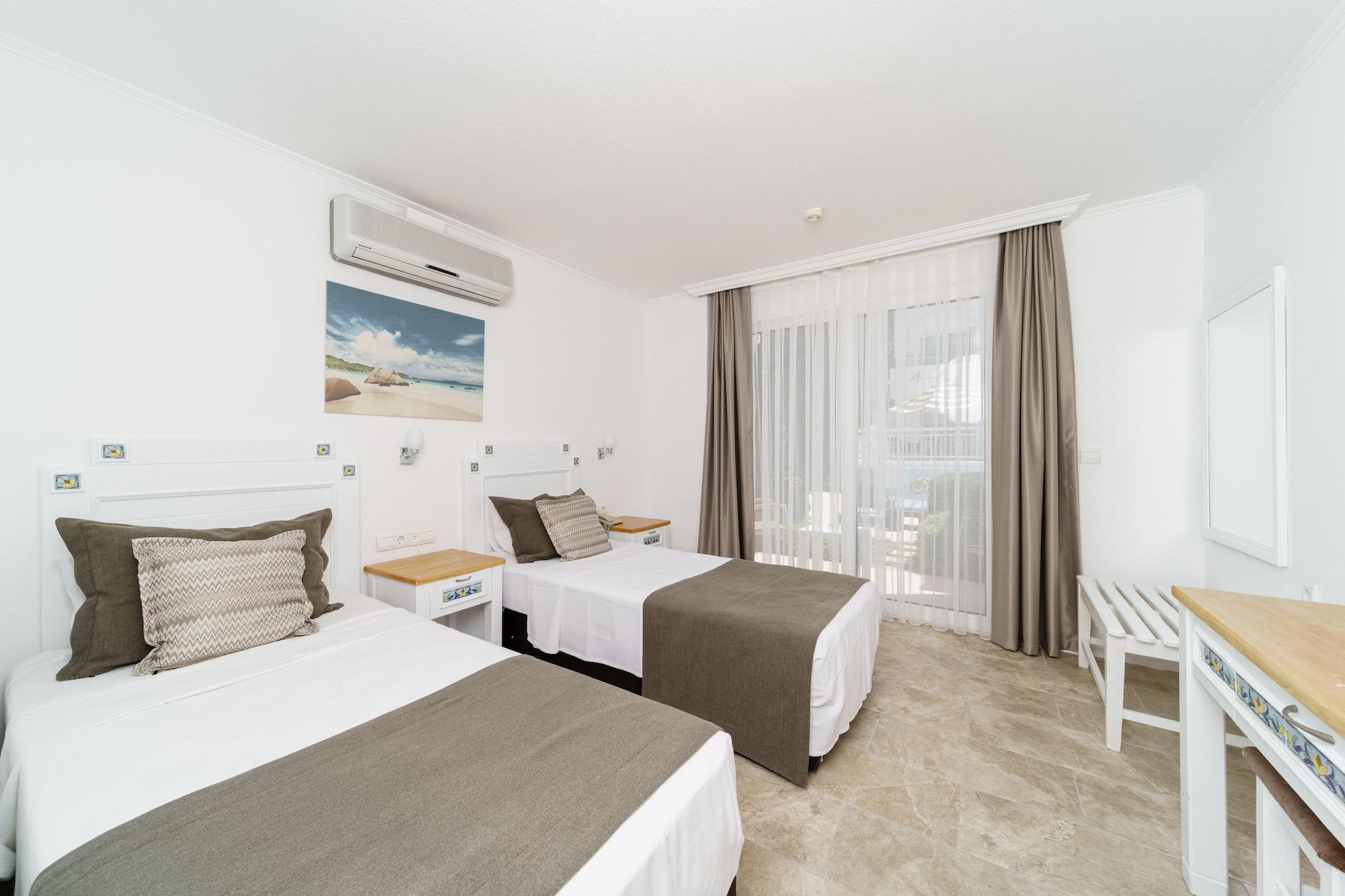 โรงแรมคอสตา ซาริยาซ Bodrum ภายนอก รูปภาพ